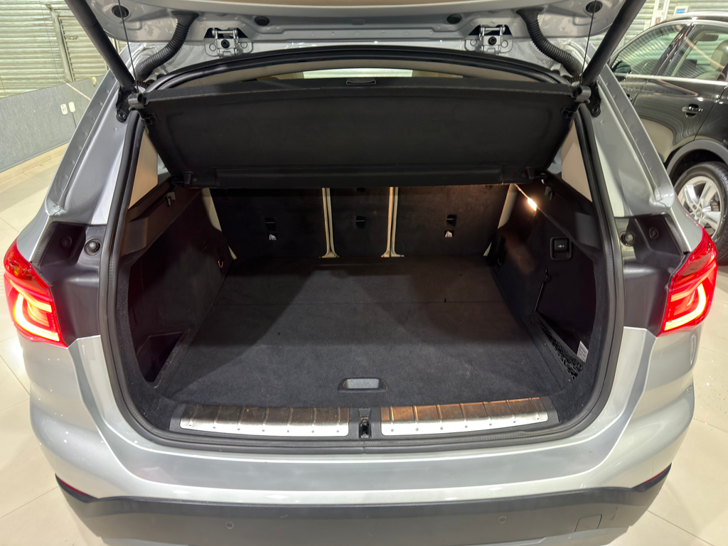 BMW X1 Prata