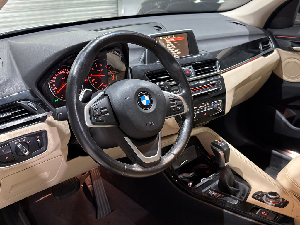 BMW X1 Prata