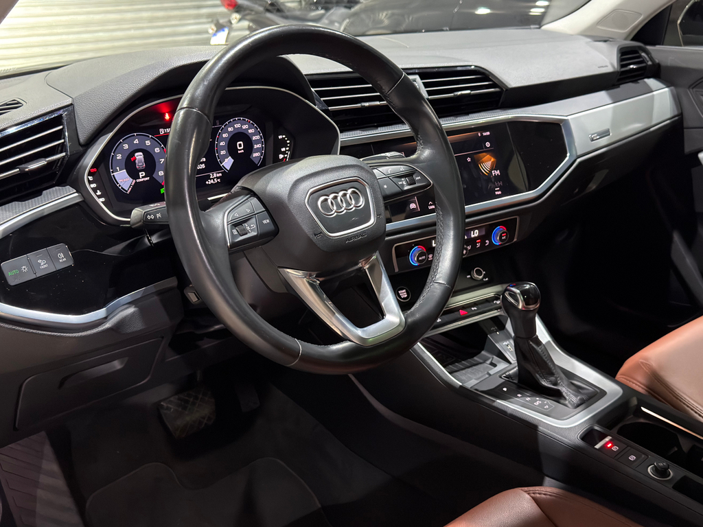 Audi Q3 Preto