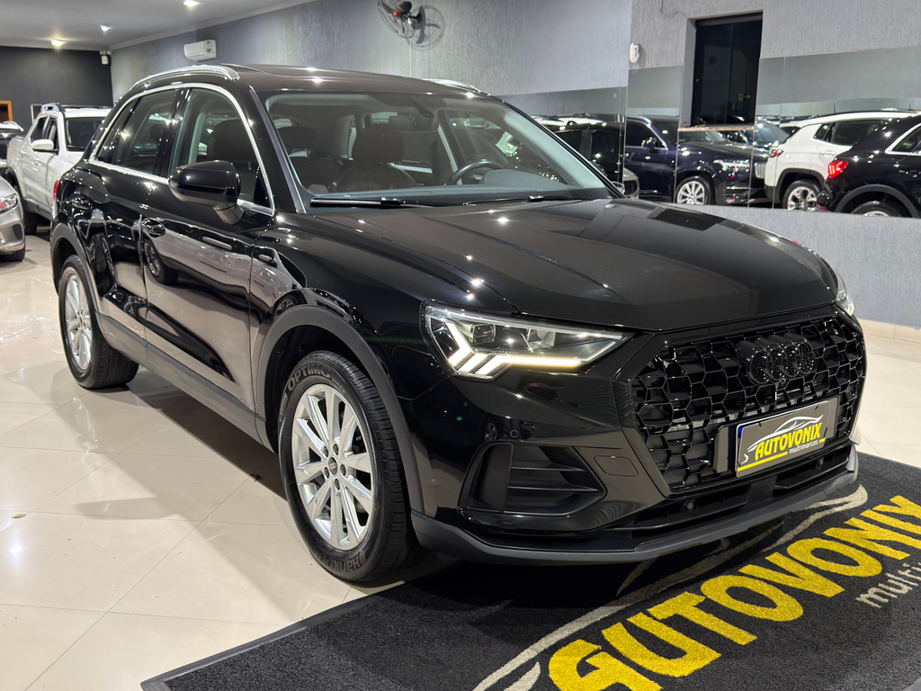 Audi Q3 Preto