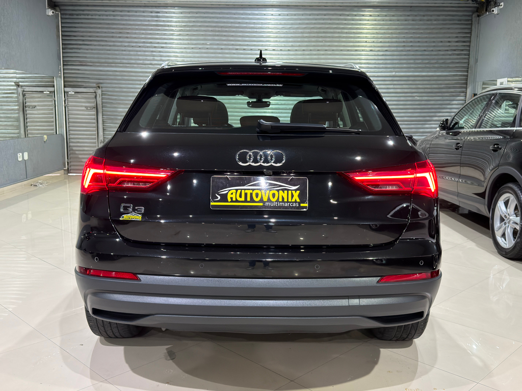 Audi Q3 Preto
