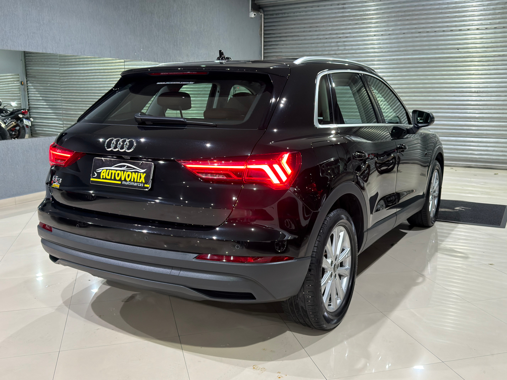 Audi Q3 Preto
