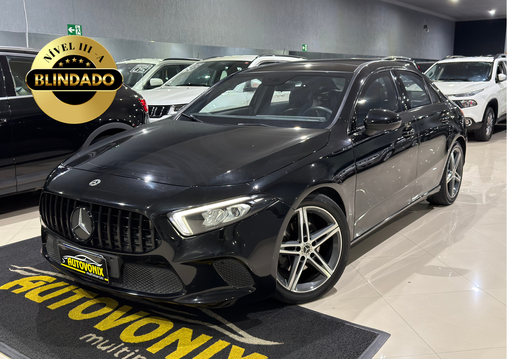 Mercedes Benz A 200 Preto