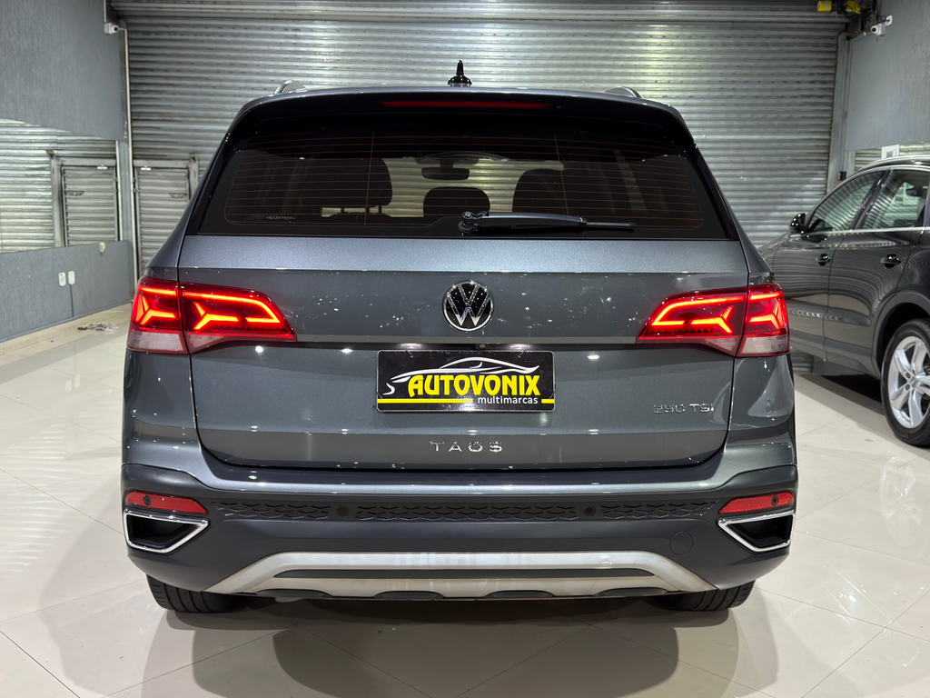 Volkswagen TAOS Cinza