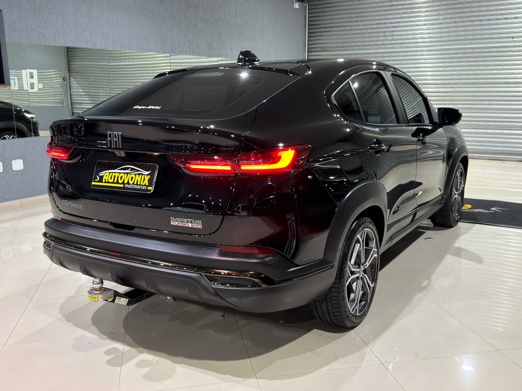 Fiat FASTBACK Preto