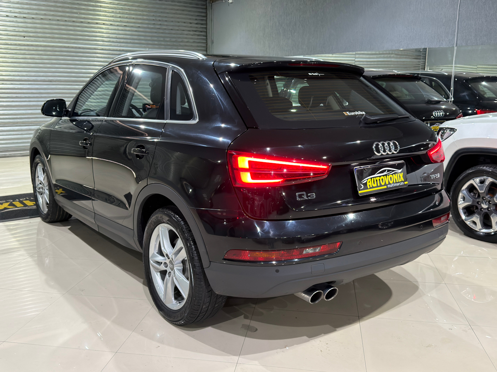 Audi Q3 Preto
