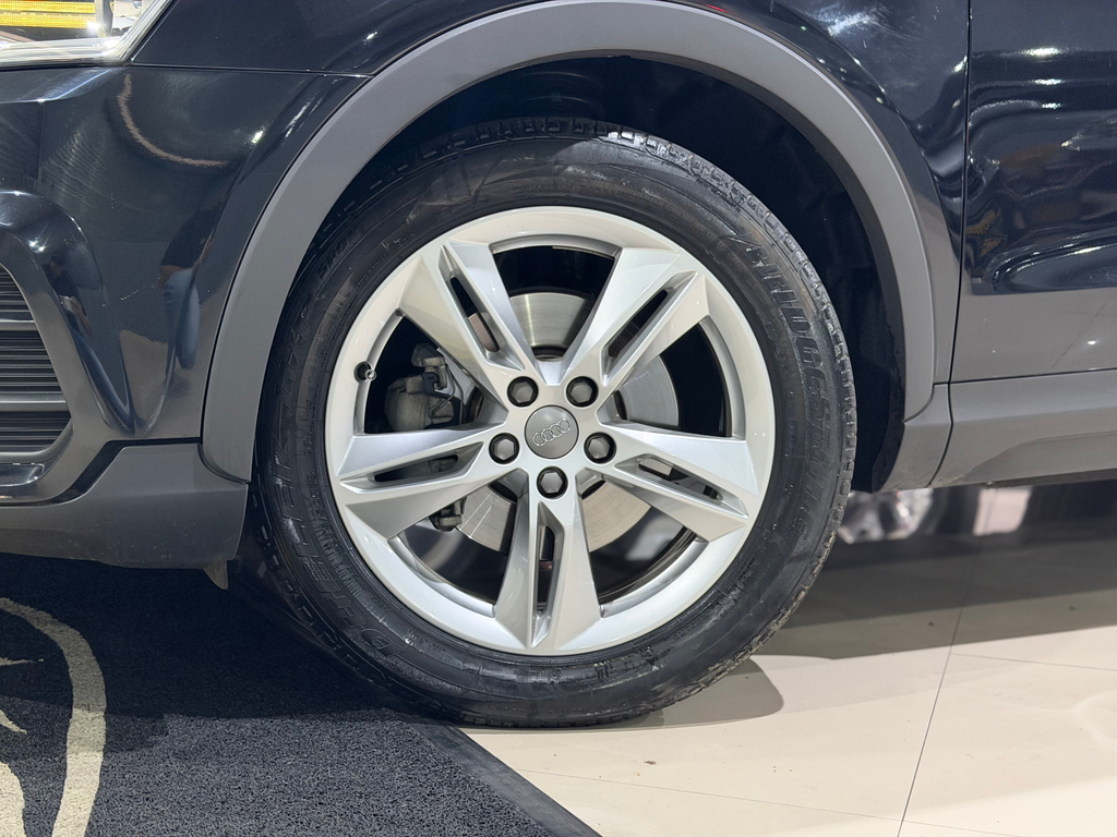 Audi Q3 Preto