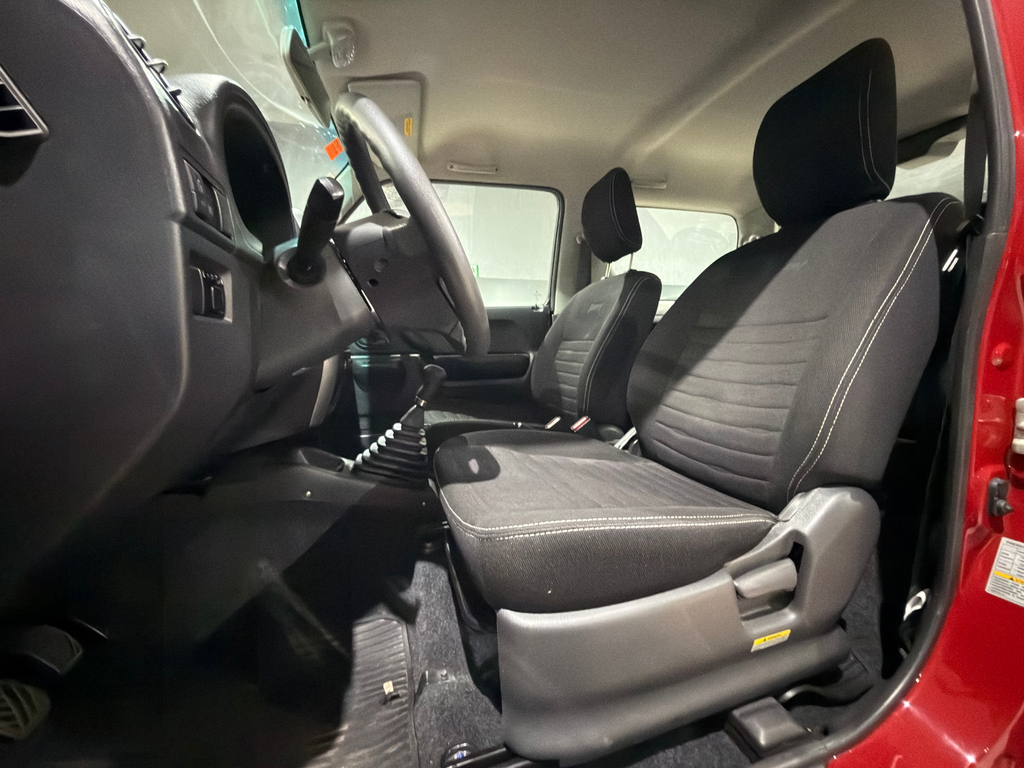 Suzuki Jimny Vermelho