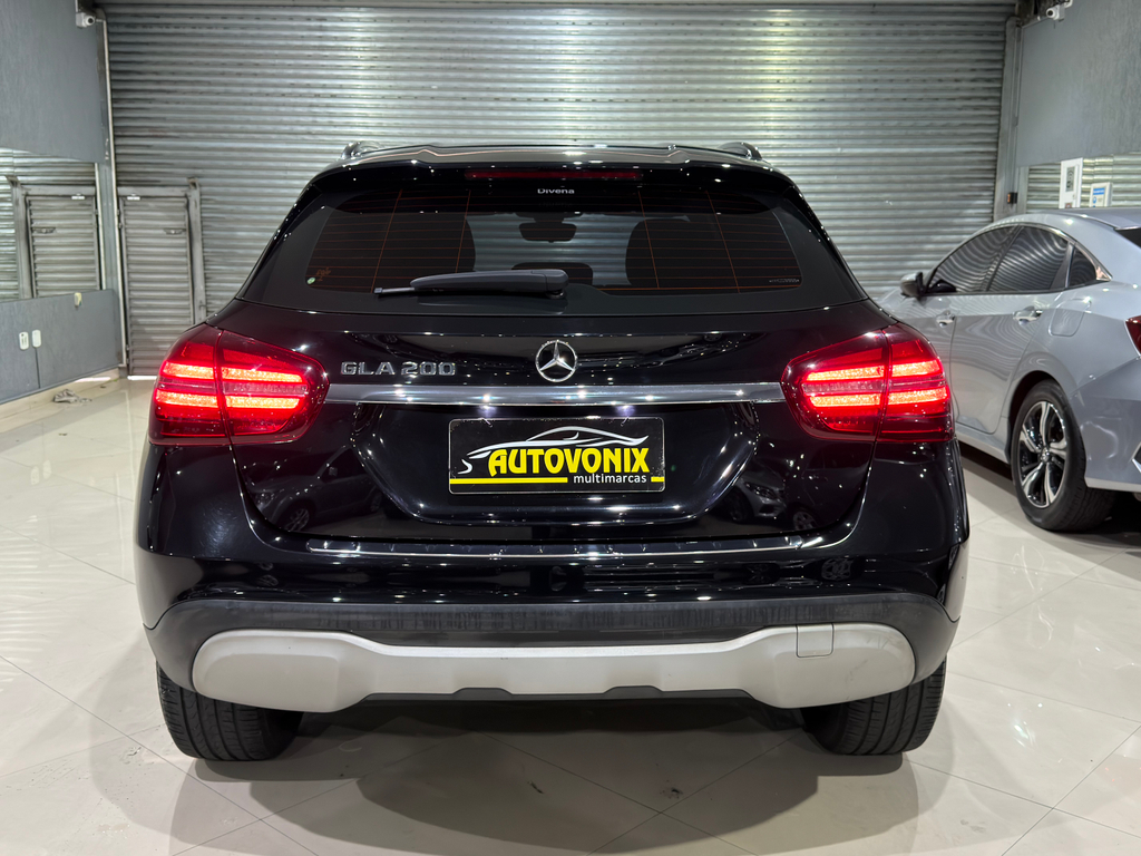 Mercedes Benz GLA-200 Preto