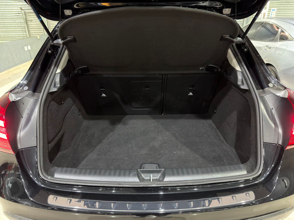 Mercedes Benz GLA-200 Preto