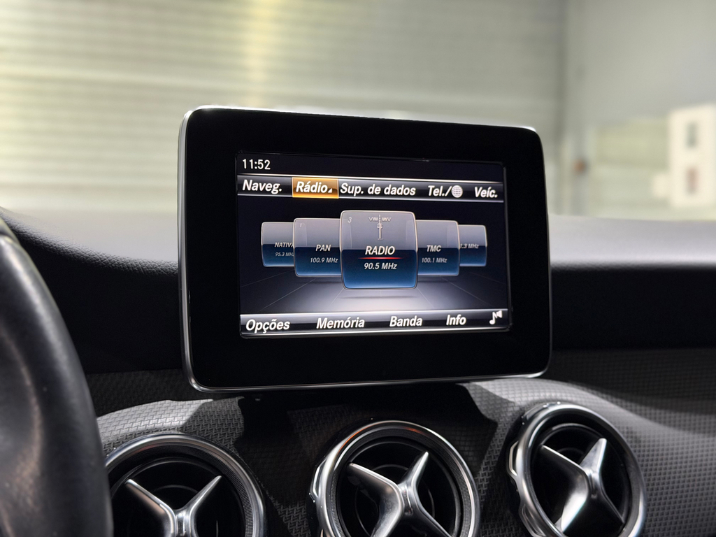 Mercedes Benz GLA-200 Preto