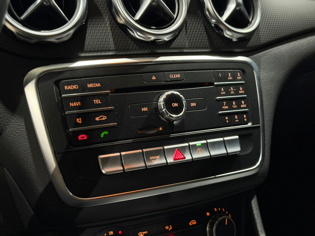 Mercedes Benz GLA-200 Preto