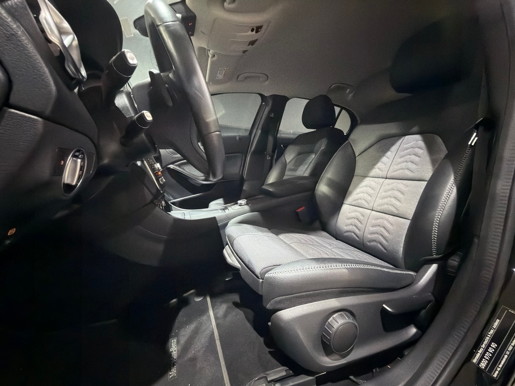 Mercedes Benz GLA-200 Preto