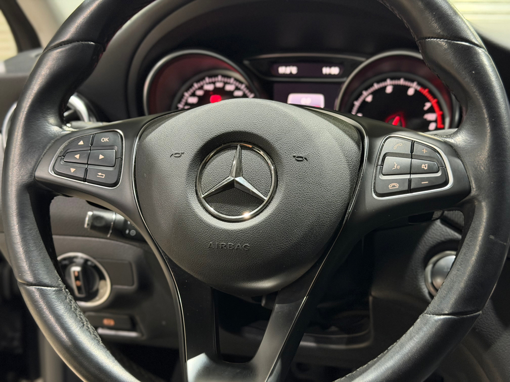 Mercedes Benz GLA-200 Preto