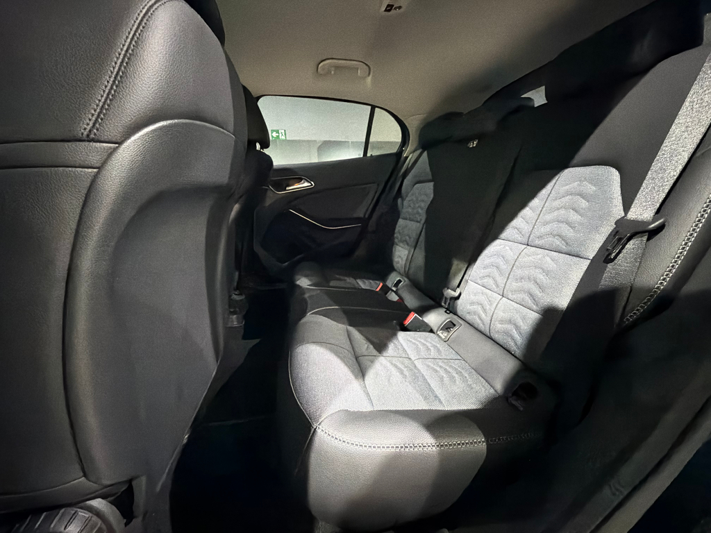 Mercedes Benz GLA-200 Preto