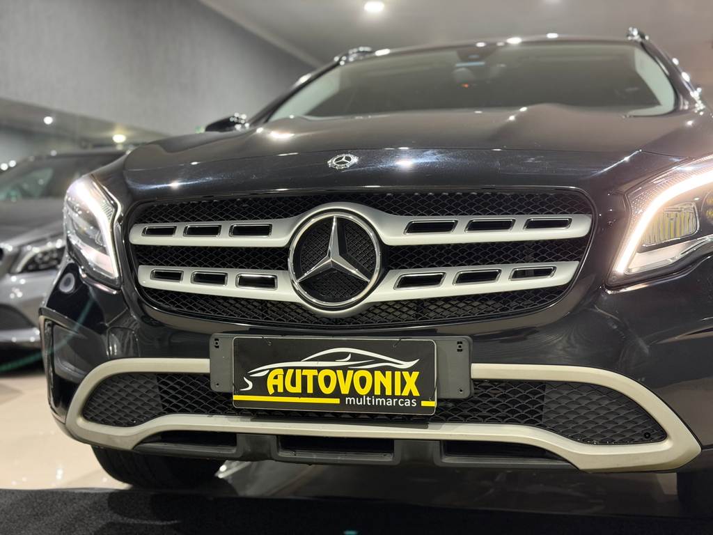 Mercedes Benz GLA-200 Preto