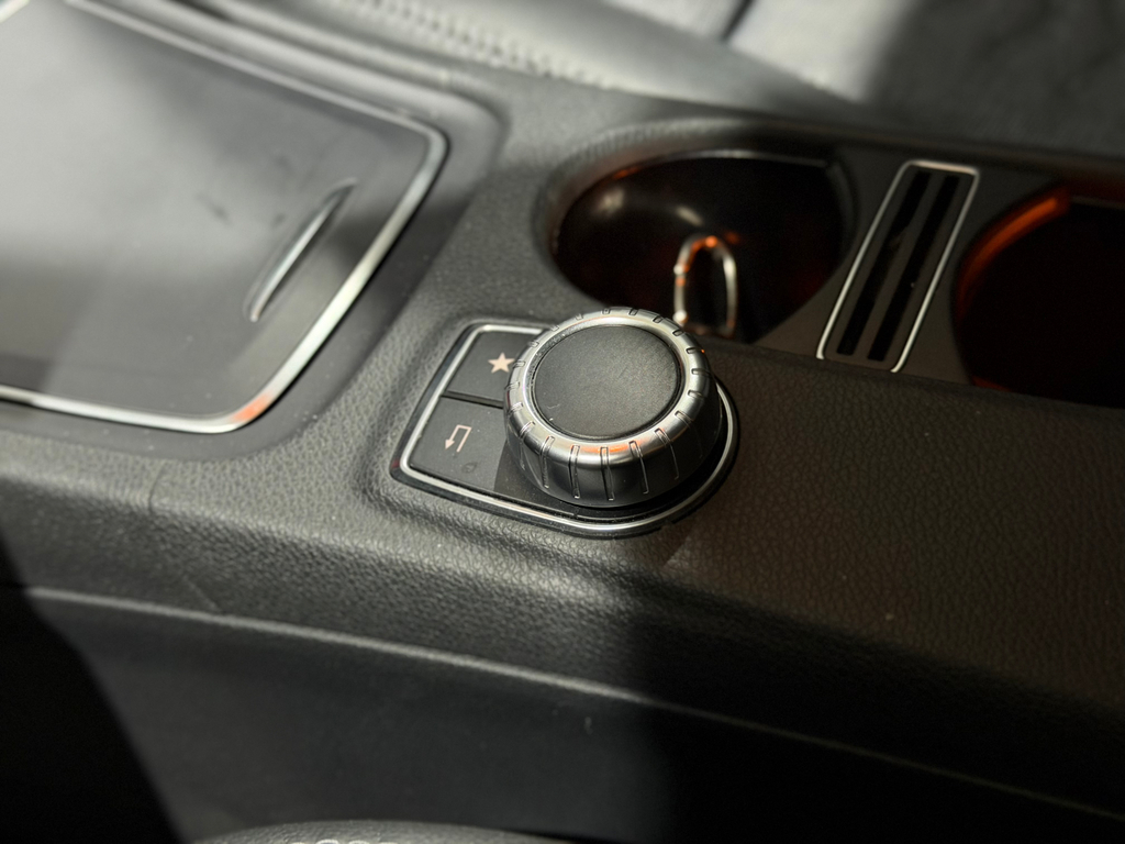 Mercedes Benz GLA-200 Preto