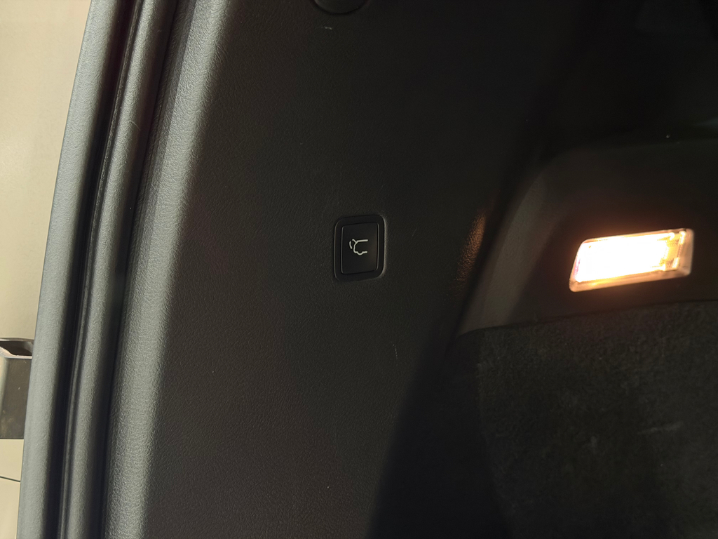 Jeep Commander Dourado