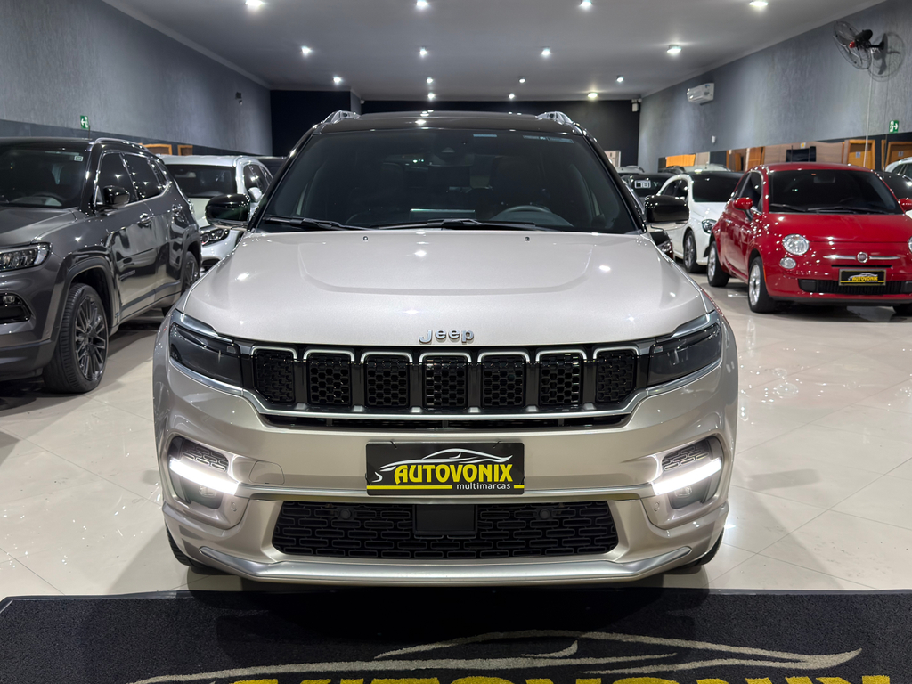 Jeep Commander Dourado