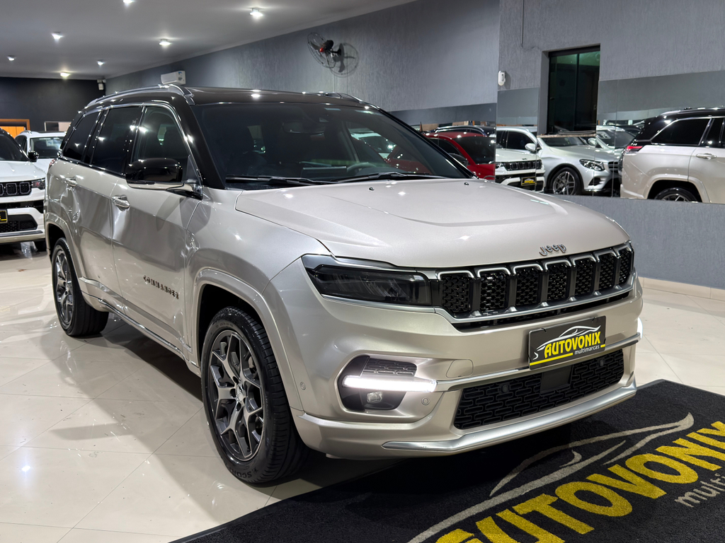 Jeep Commander Dourado