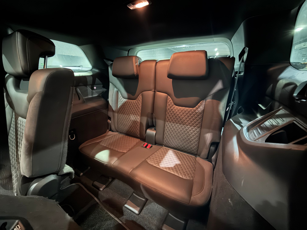 Jeep Commander Dourado
