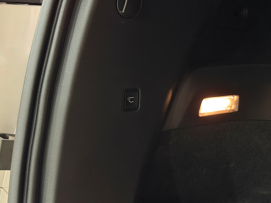 Jeep Commander Dourado