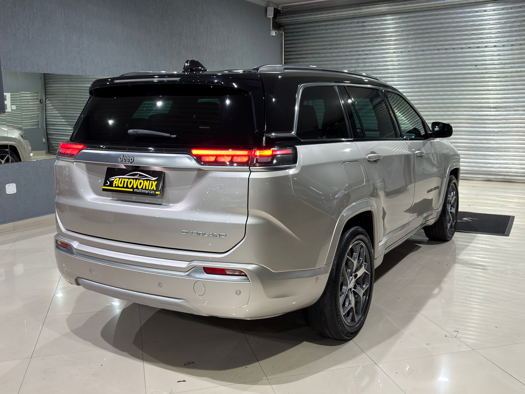 Jeep Commander Dourado