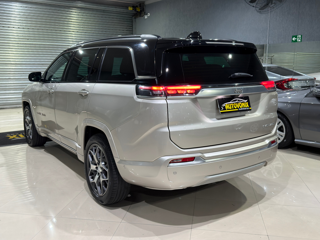 Jeep Commander Dourado