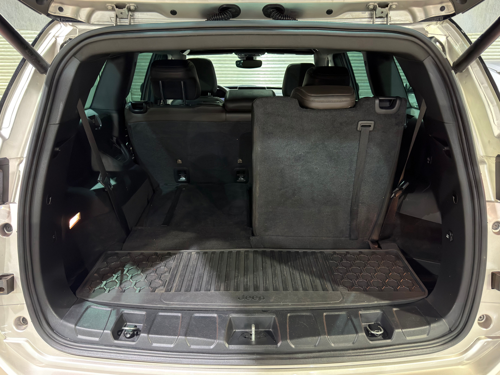 Jeep Commander Dourado