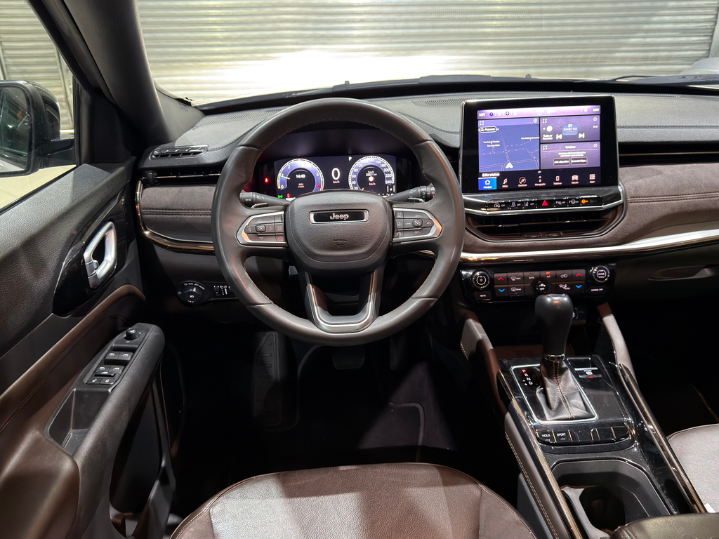 Jeep Commander Dourado