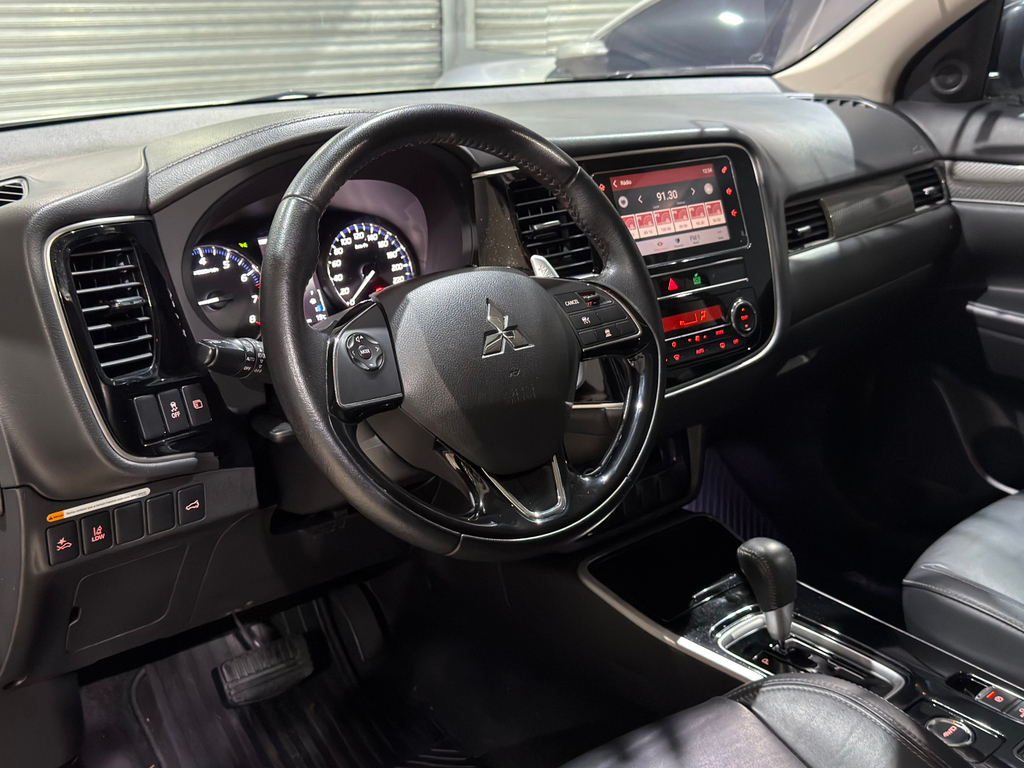 Mitsubishi Outlander Branco