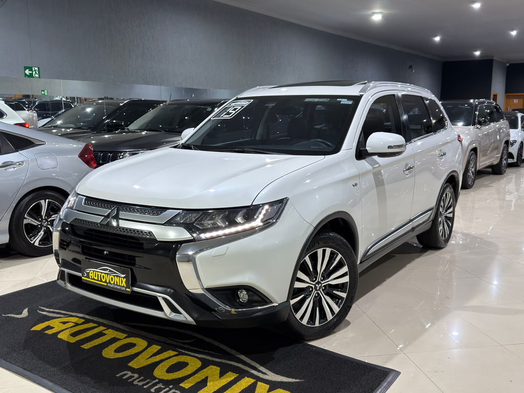 Mitsubishi Outlander Branco