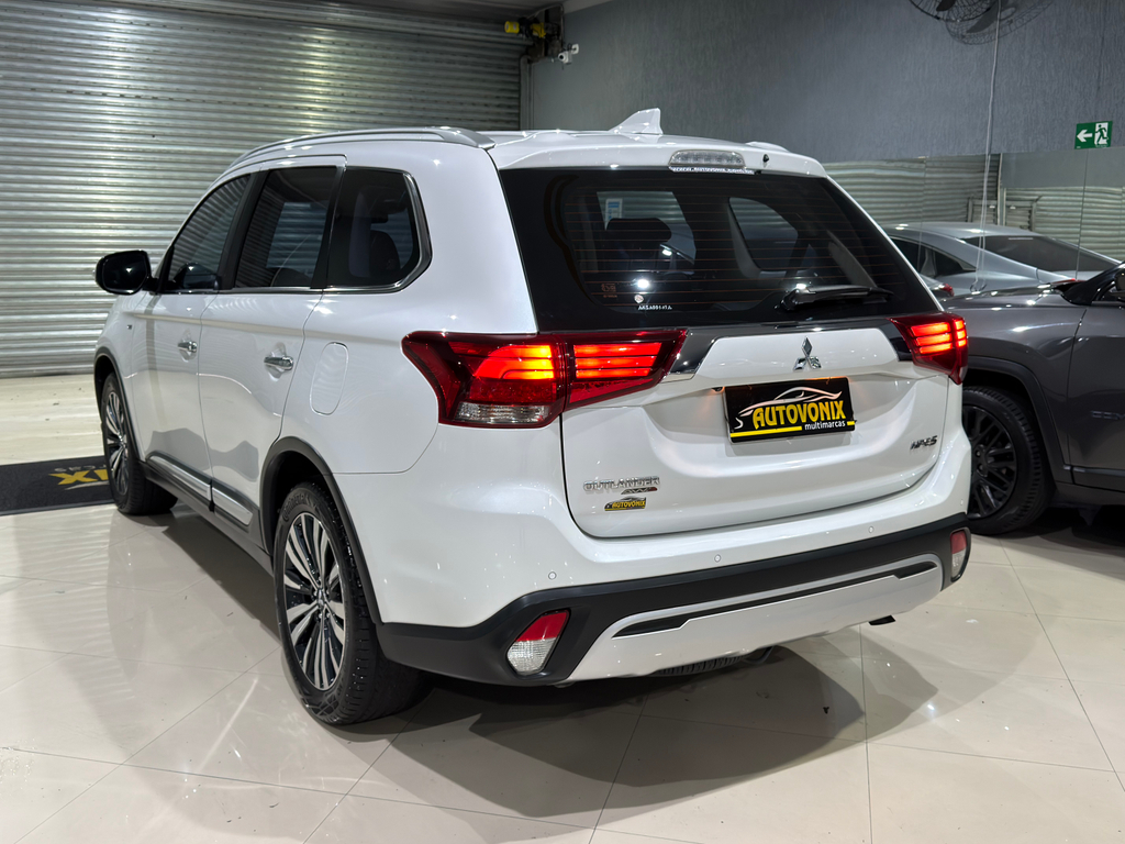 Mitsubishi Outlander Branco