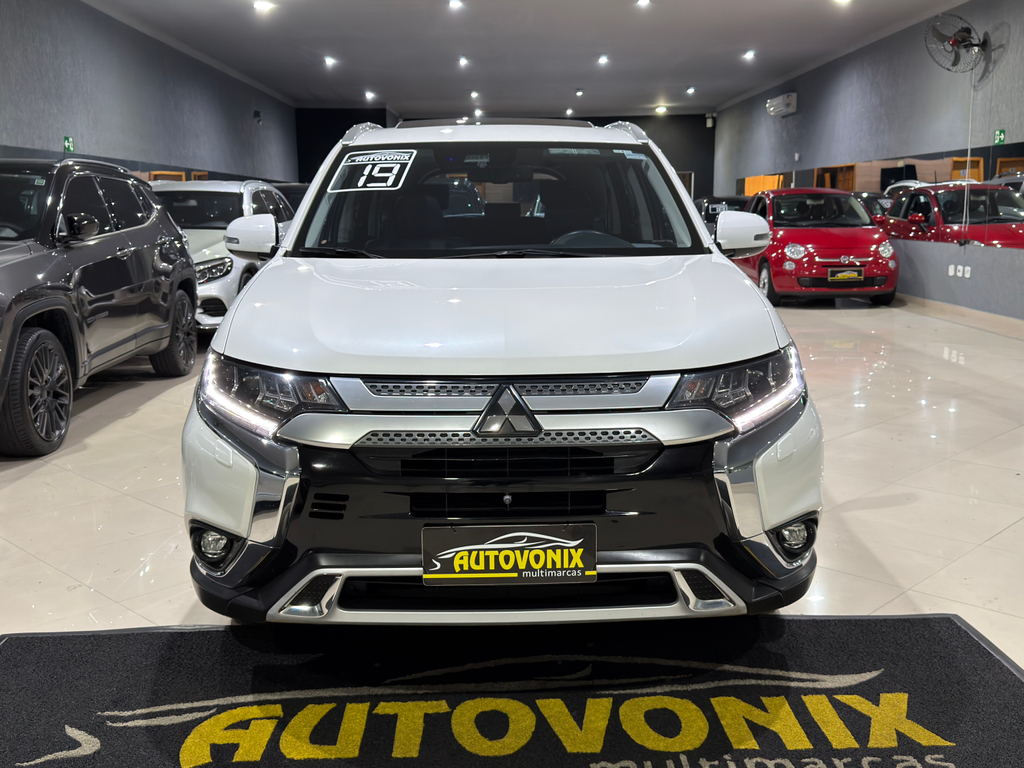 Mitsubishi Outlander Branco