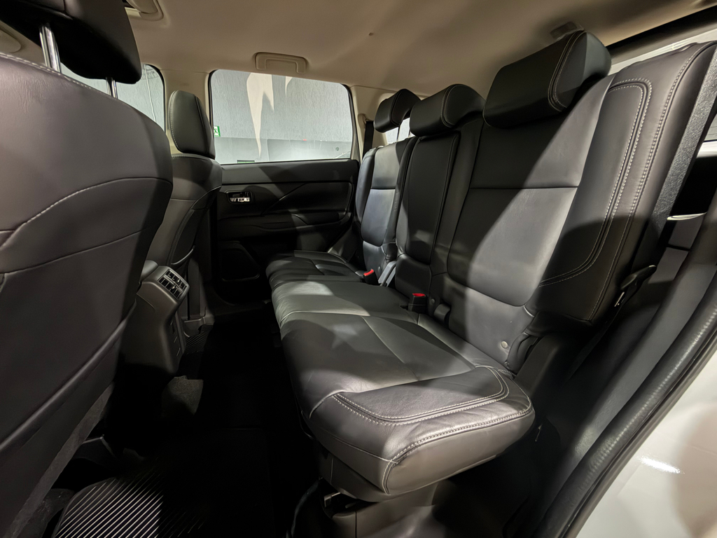 Mitsubishi Outlander Branco