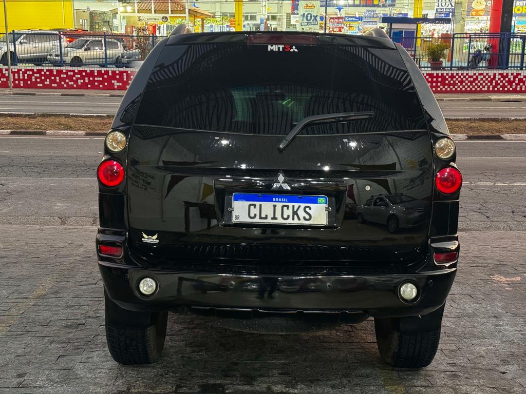 Mitsubishi Pajero Sport Preto