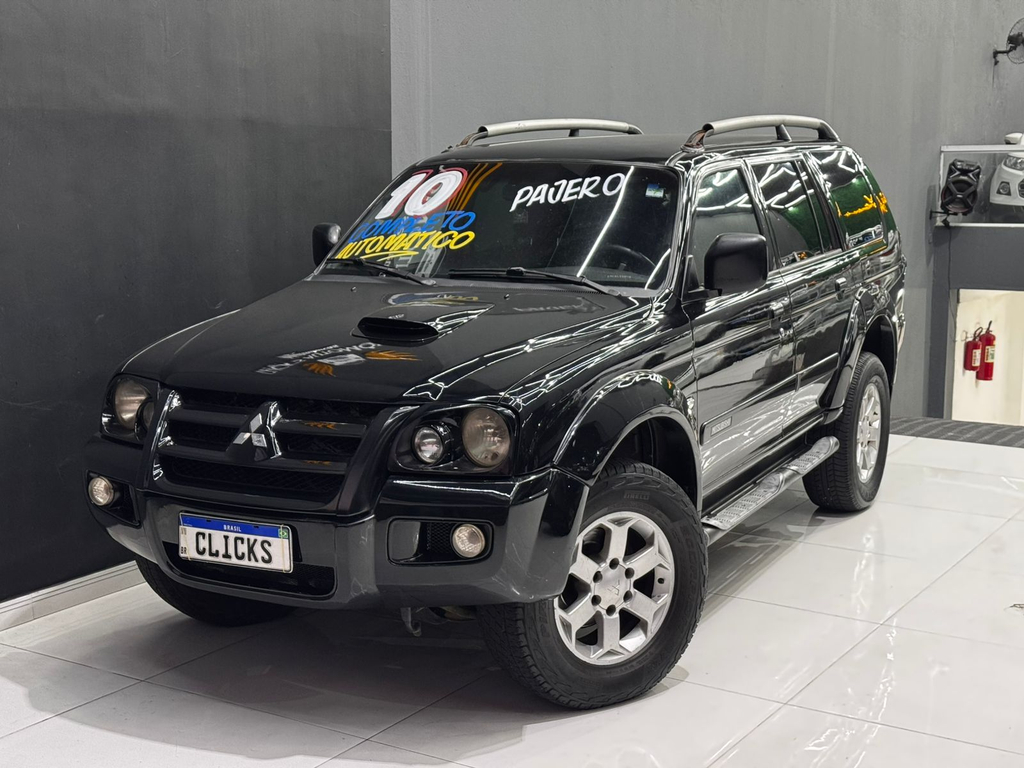 Mitsubishi Pajero Sport Preto