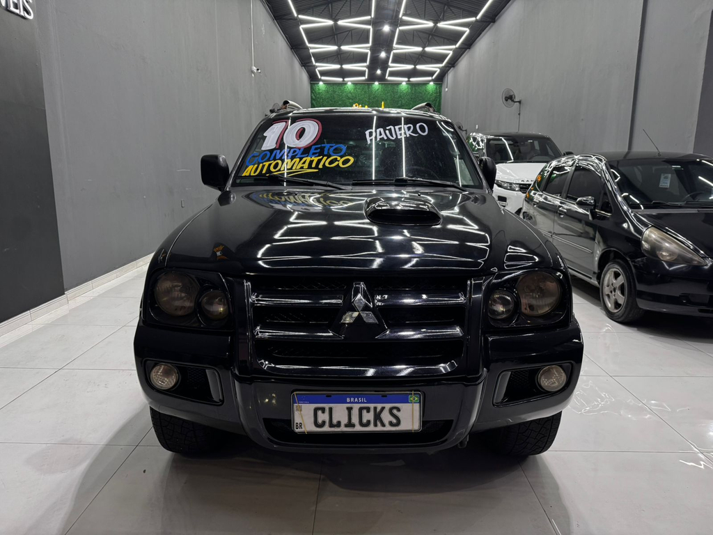 Mitsubishi Pajero Sport Preto
