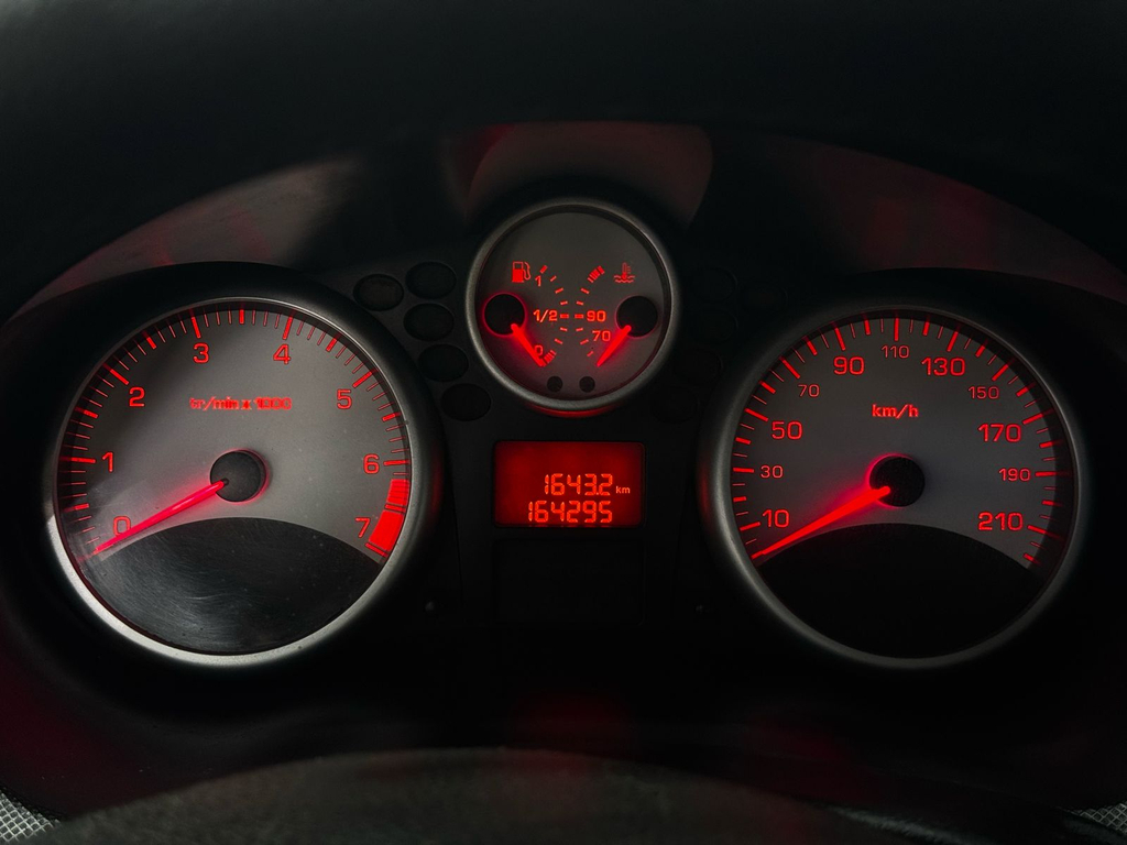 Peugeot 207 Prata