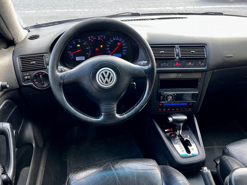 Volkswagen Golf Preto