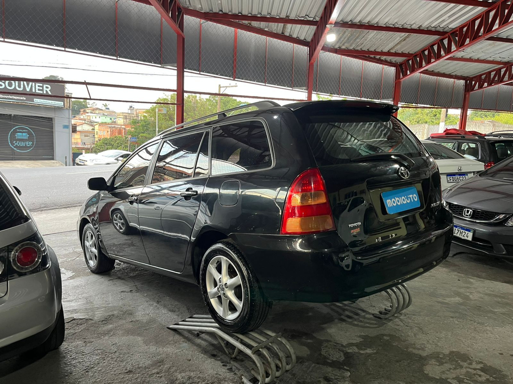 Toyota Fielder Preto