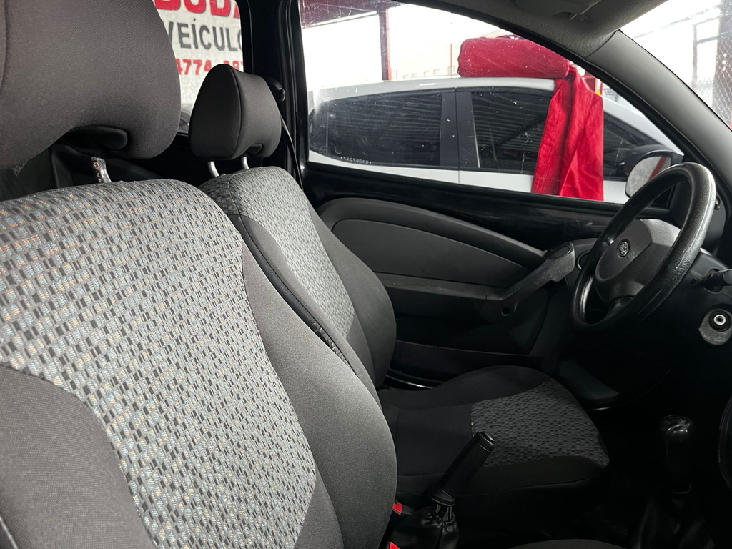 Ford Ka Preto