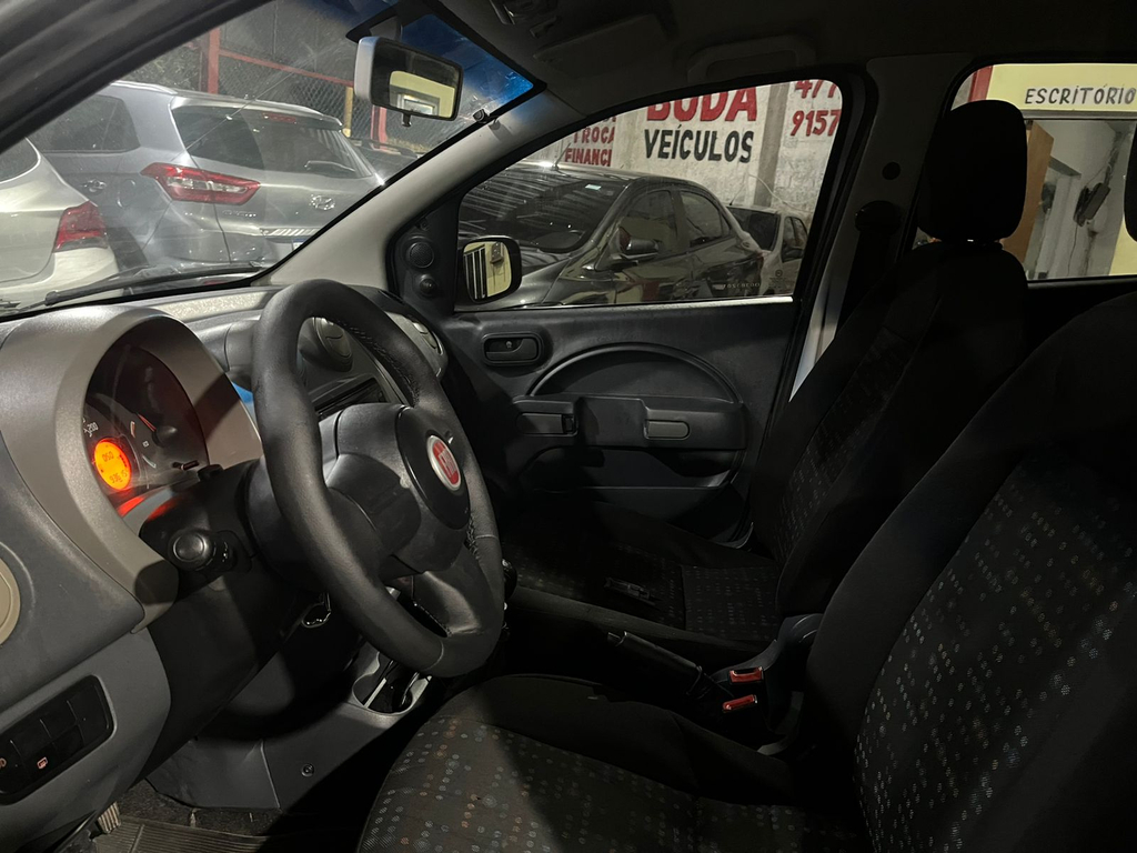 Fiat Uno Cinza
