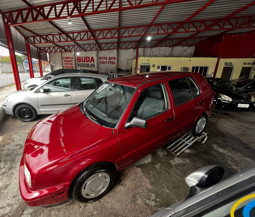 Volkswagen Golf Vermelho