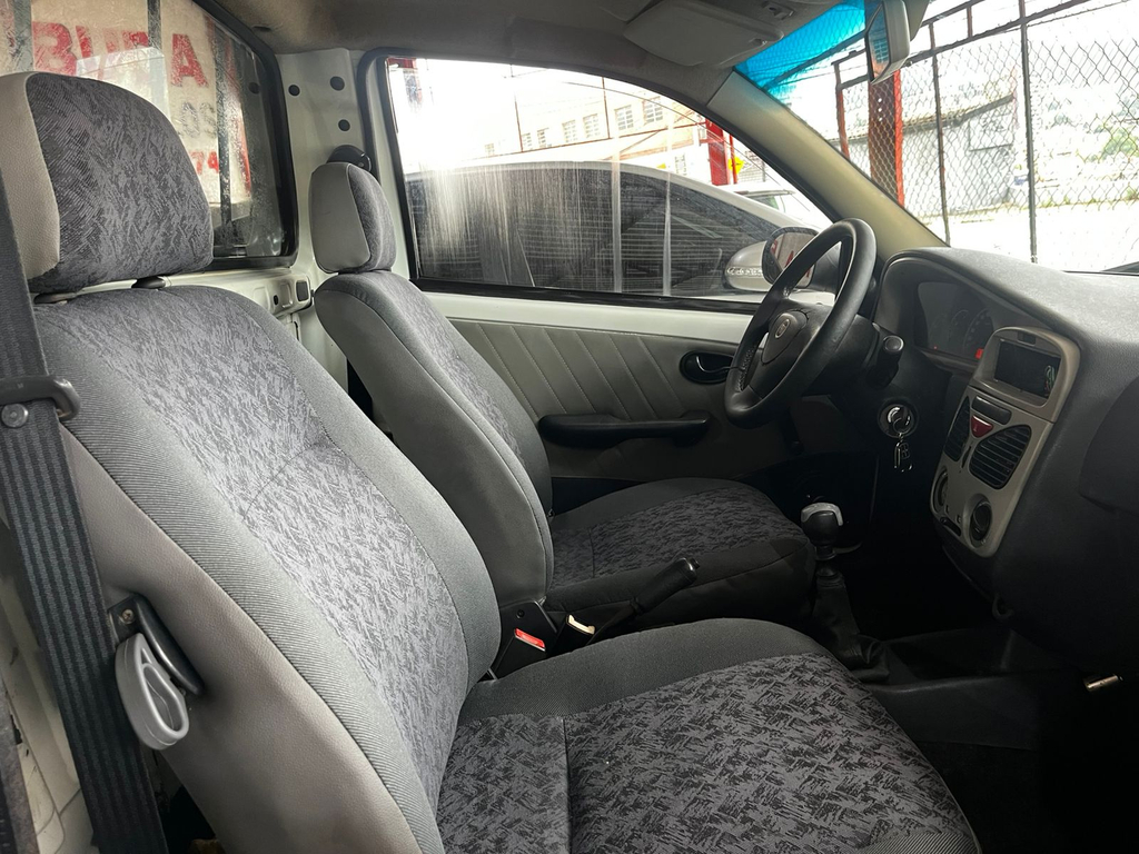 Fiat Strada Branco