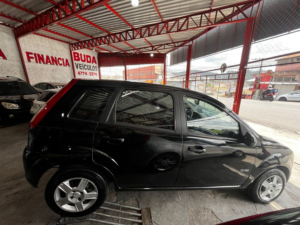Ford Fiesta Hatch Preto