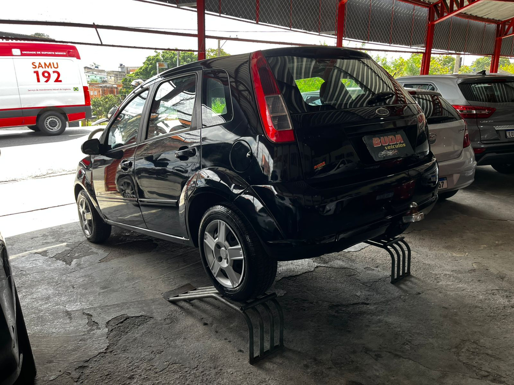 Ford Fiesta Hatch Preto