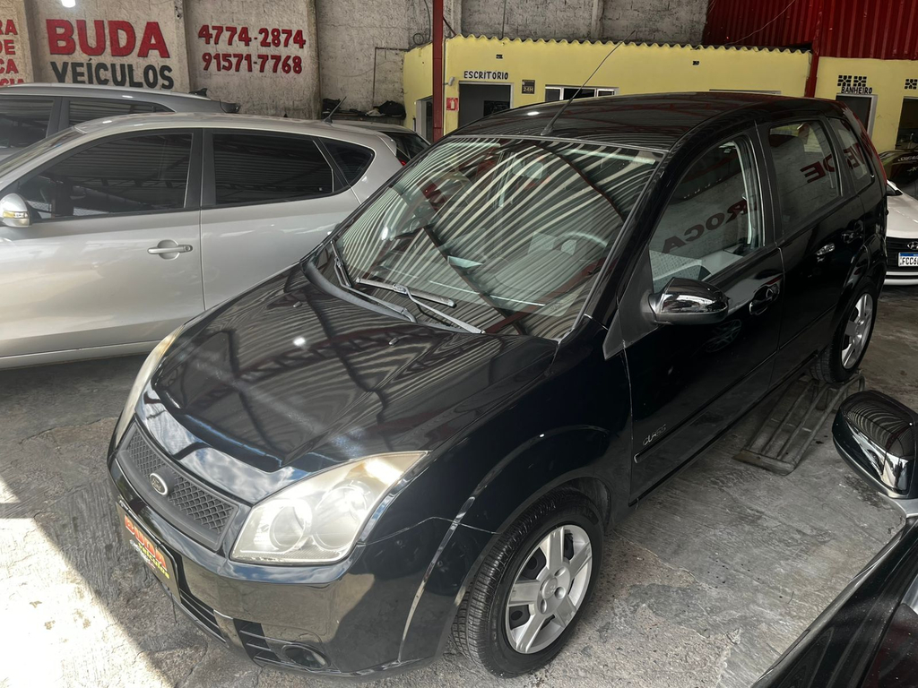 Ford Fiesta Hatch Preto