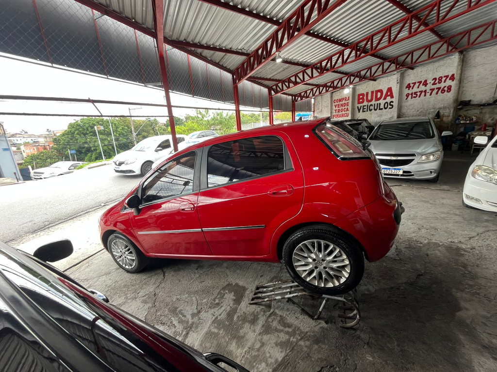 Fiat Punto Vermelho