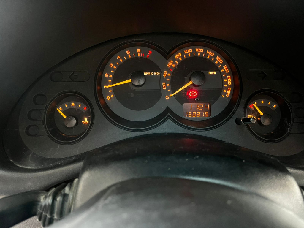Chevrolet Classic Preto